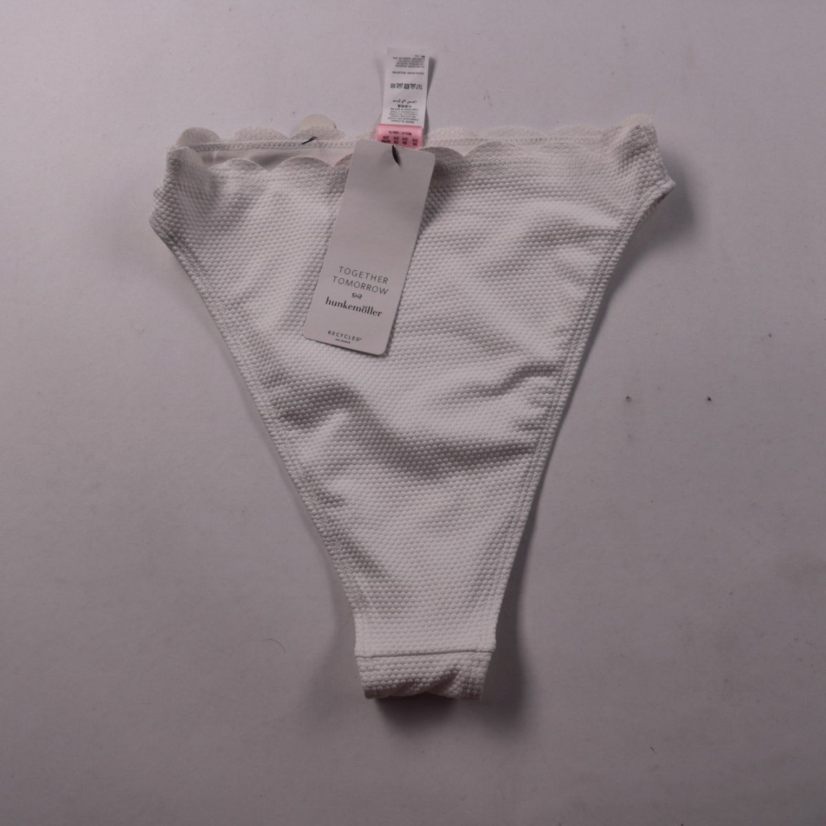 трусы-стринги Hunkemöller