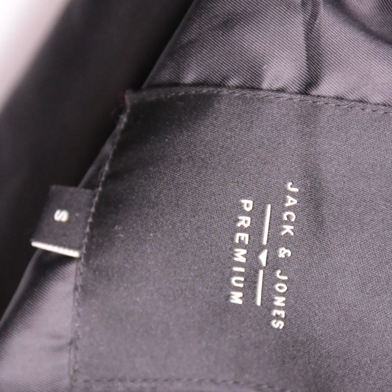 Чёрно-серое пальто Jack & Jones в клетку, размер 46 (S)